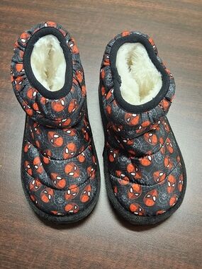 Marvel Kids Red and Black Spider Character Quilted Slipper Boots